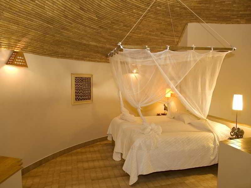 Espadon Hotel Мбур Номер фото